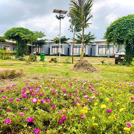 Chomkatae Bungalows Сен Монуром Екстериор снимка